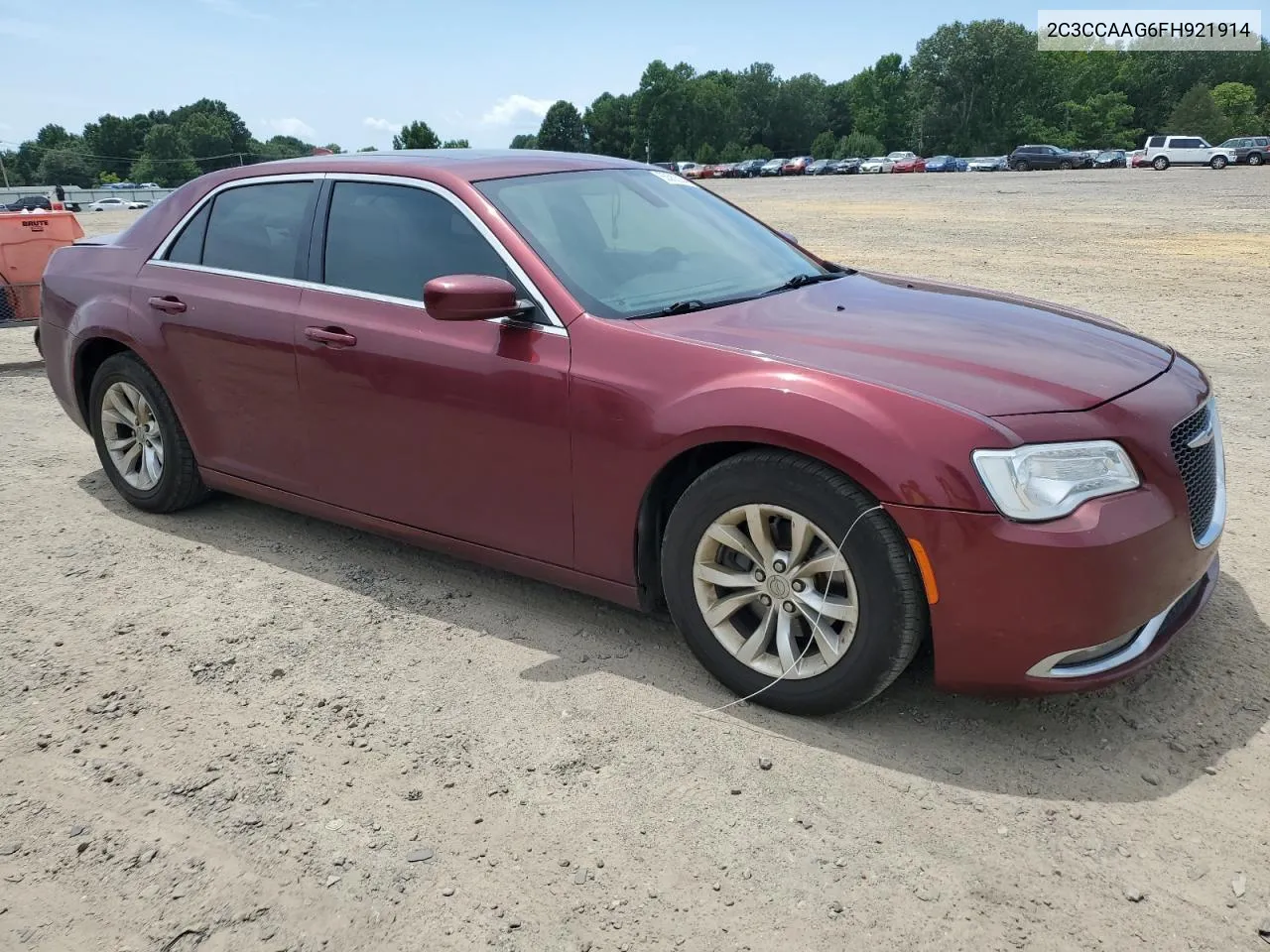 2015 Chrysler 300 Limited VIN: 2C3CCAAG6FH921914 Lot: 65582054