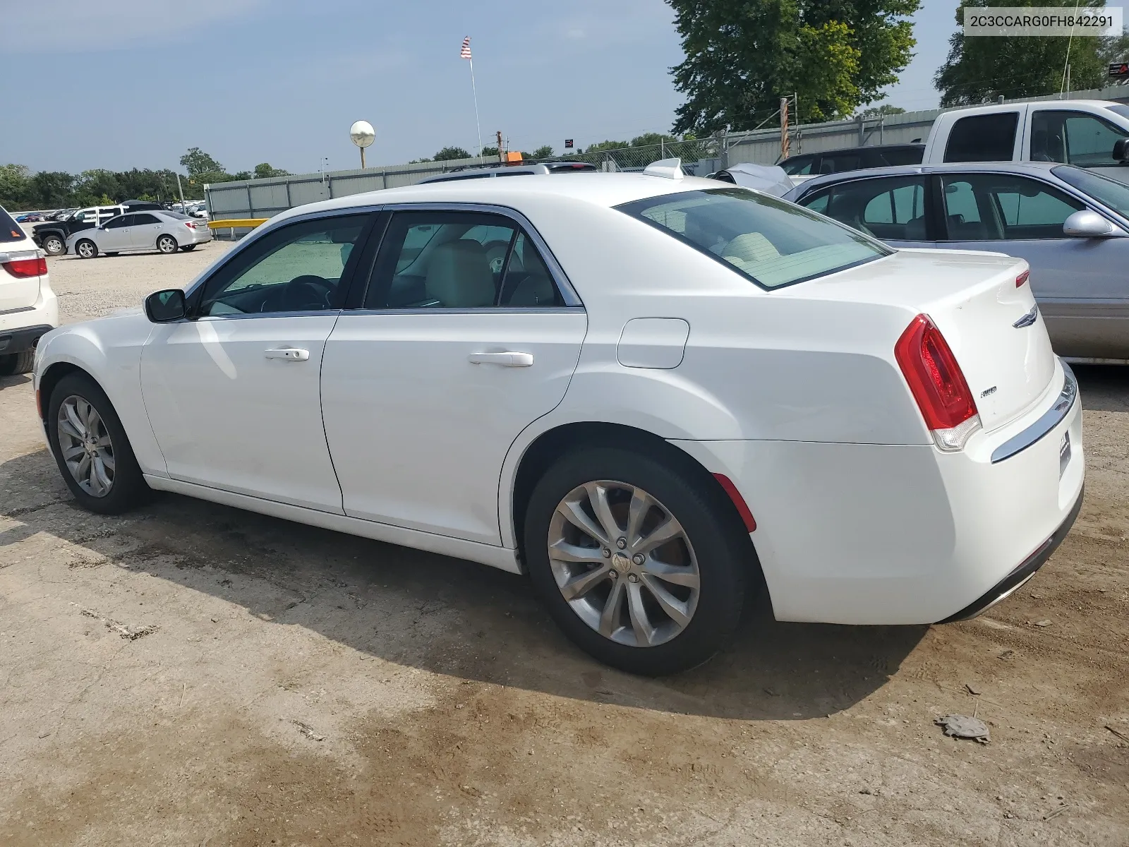 2015 Chrysler 300 Limited VIN: 2C3CCARG0FH842291 Lot: 68558394