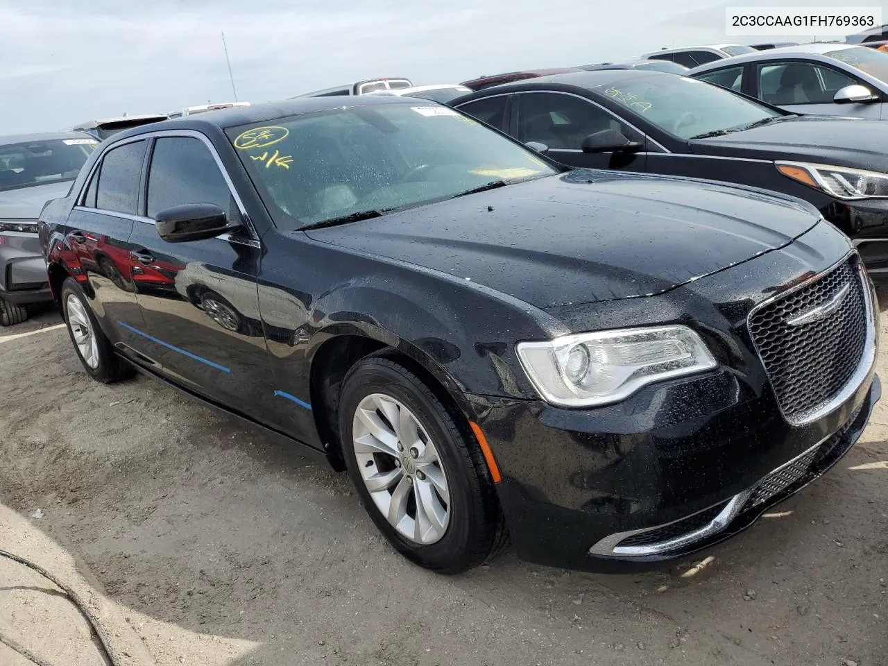 2015 Chrysler 300 Limited VIN: 2C3CCAAG1FH769363 Lot: 77320314