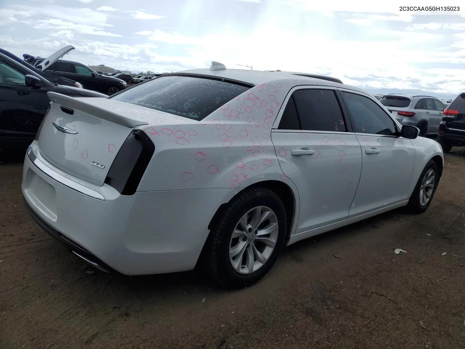 2016 Chrysler 300 Limited VIN: 2C3CCAAG5GH135023 Lot: 68685314