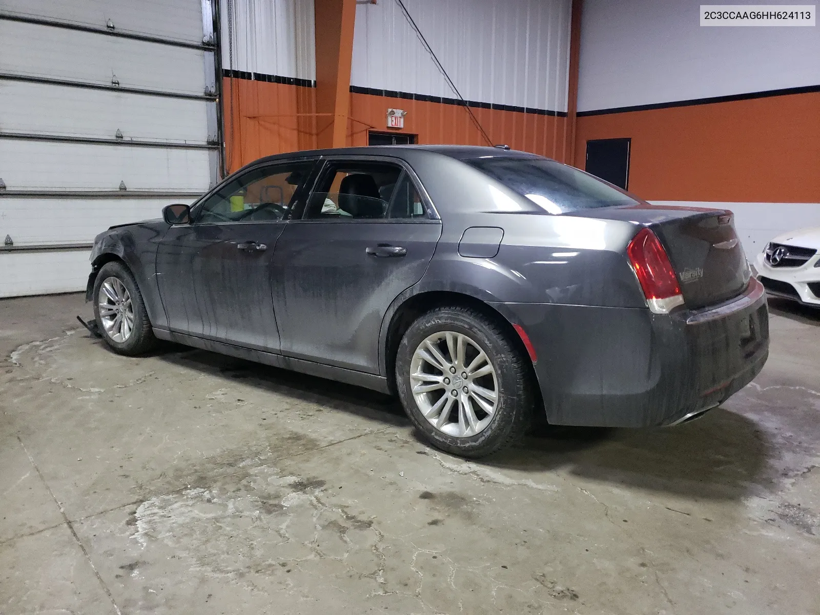 2017 Chrysler 300 Limited VIN: 2C3CCAAG6HH624113 Lot: 73623252