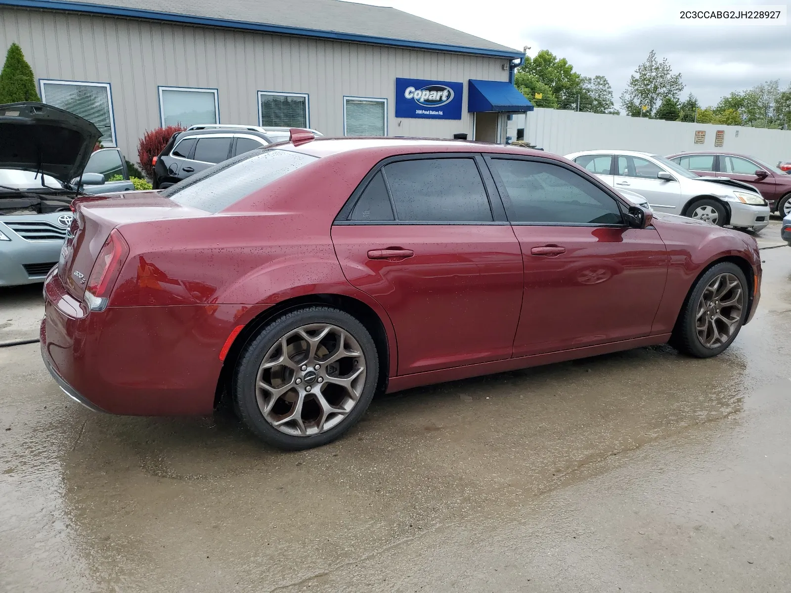 2C3CCABG2JH228927 2018 Chrysler 300 S