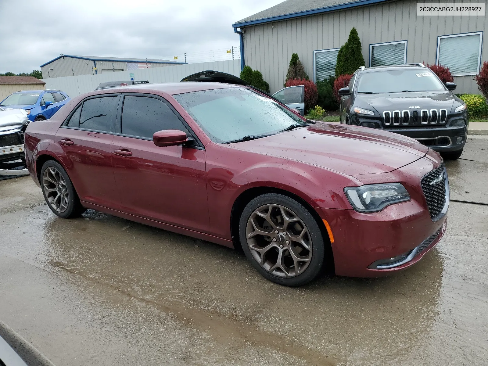 2C3CCABG2JH228927 2018 Chrysler 300 S