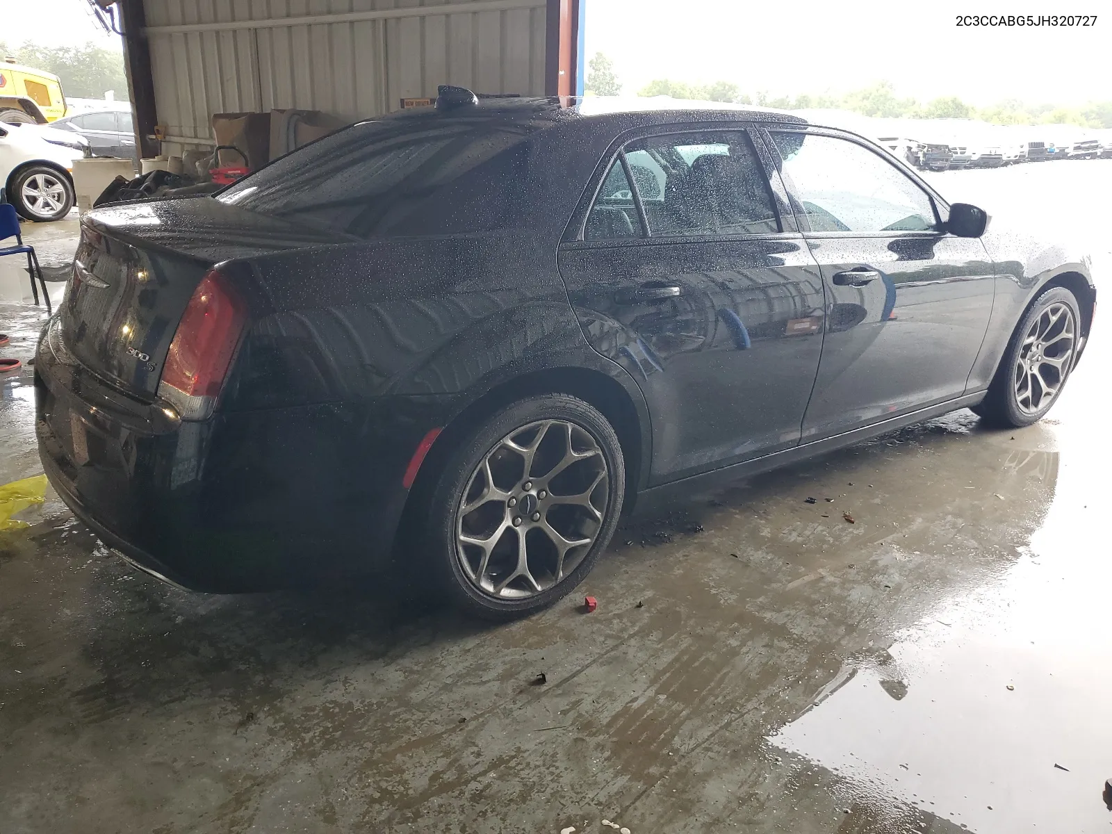 2C3CCABG5JH320727 2018 Chrysler 300 S