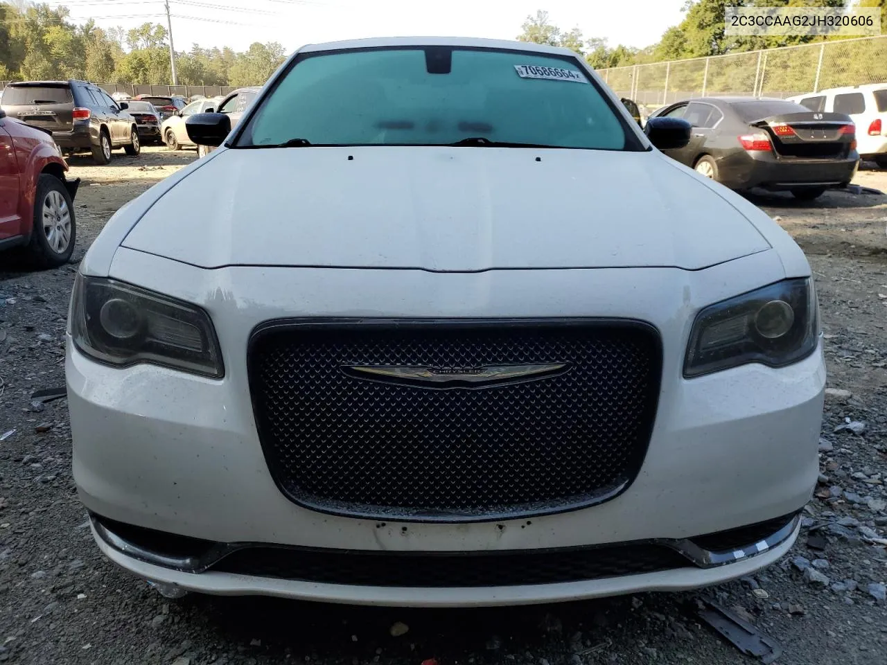 2018 Chrysler 300 Touring VIN: 2C3CCAAG2JH320606 Lot: 70686664