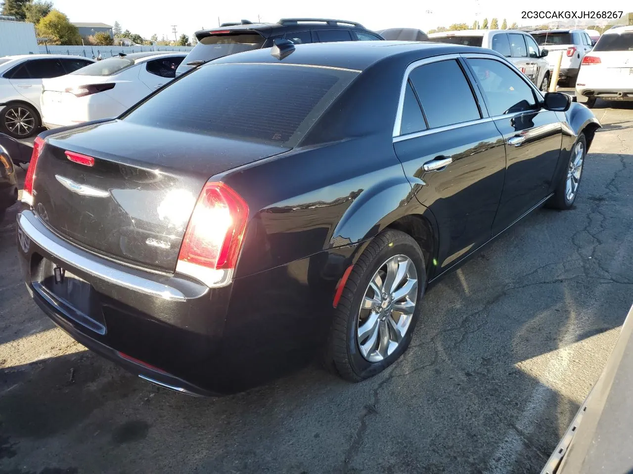 2C3CCAKGXJH268267 2018 Chrysler 300 Limited