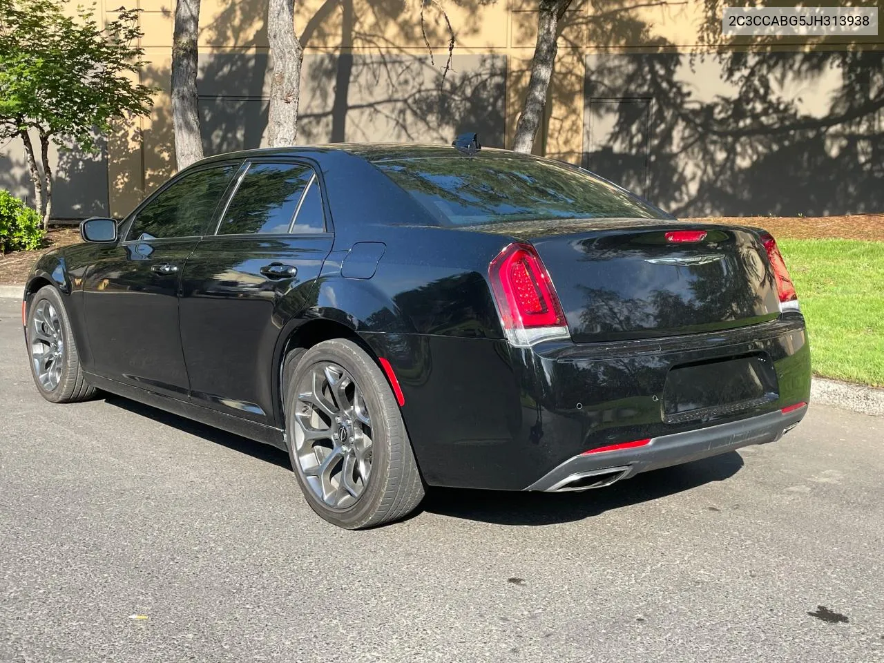 2018 Chrysler 300 S VIN: 2C3CCABG5JH313938 Lot: 73437834