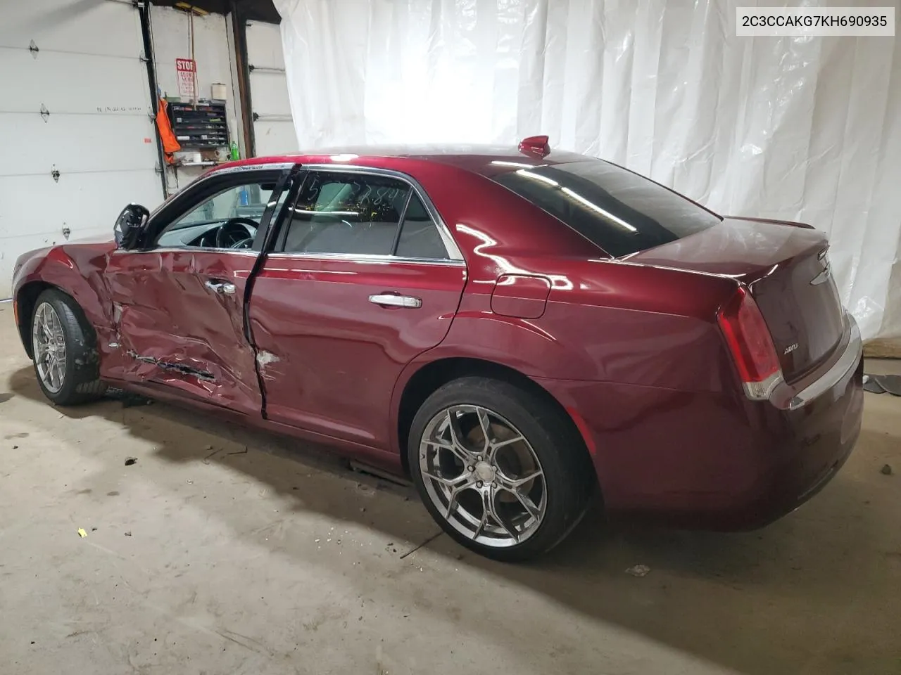 2019 Chrysler 300 Limited VIN: 2C3CCAKG7KH690935 Lot: 61251564