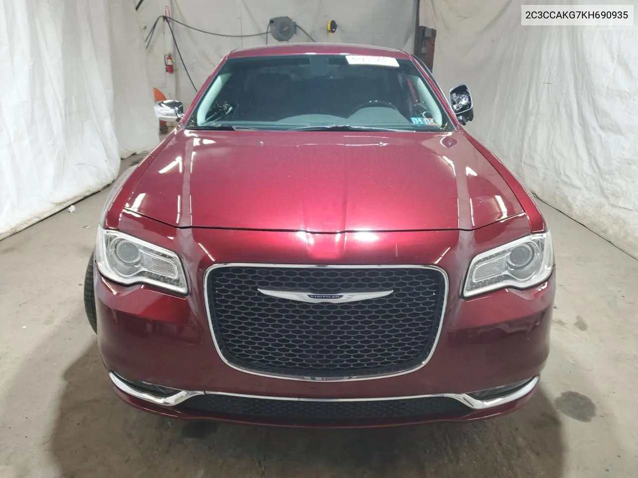 2C3CCAKG7KH690935 2019 Chrysler 300 Limited