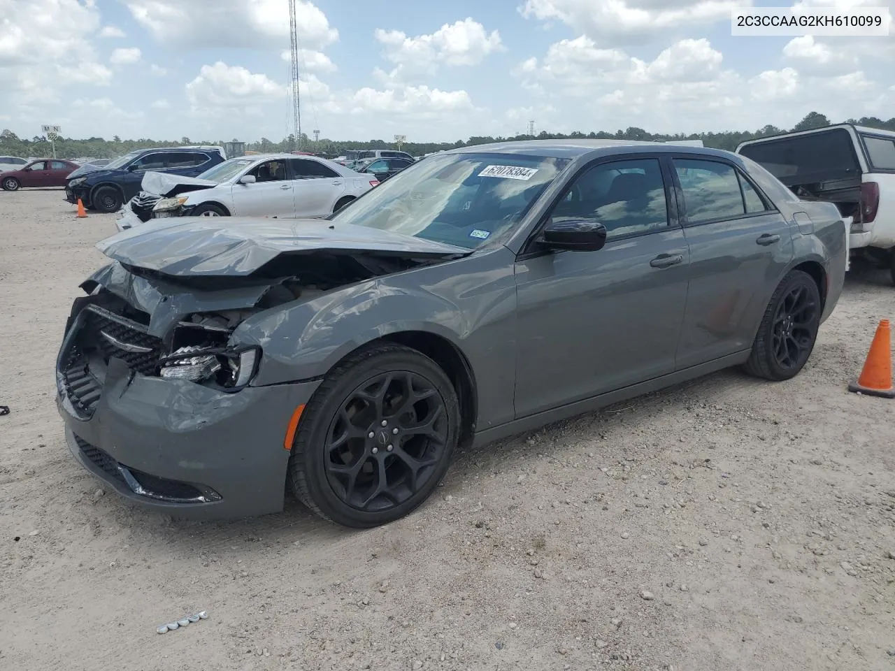 2C3CCAAG2KH610099 2019 Chrysler 300 Touring