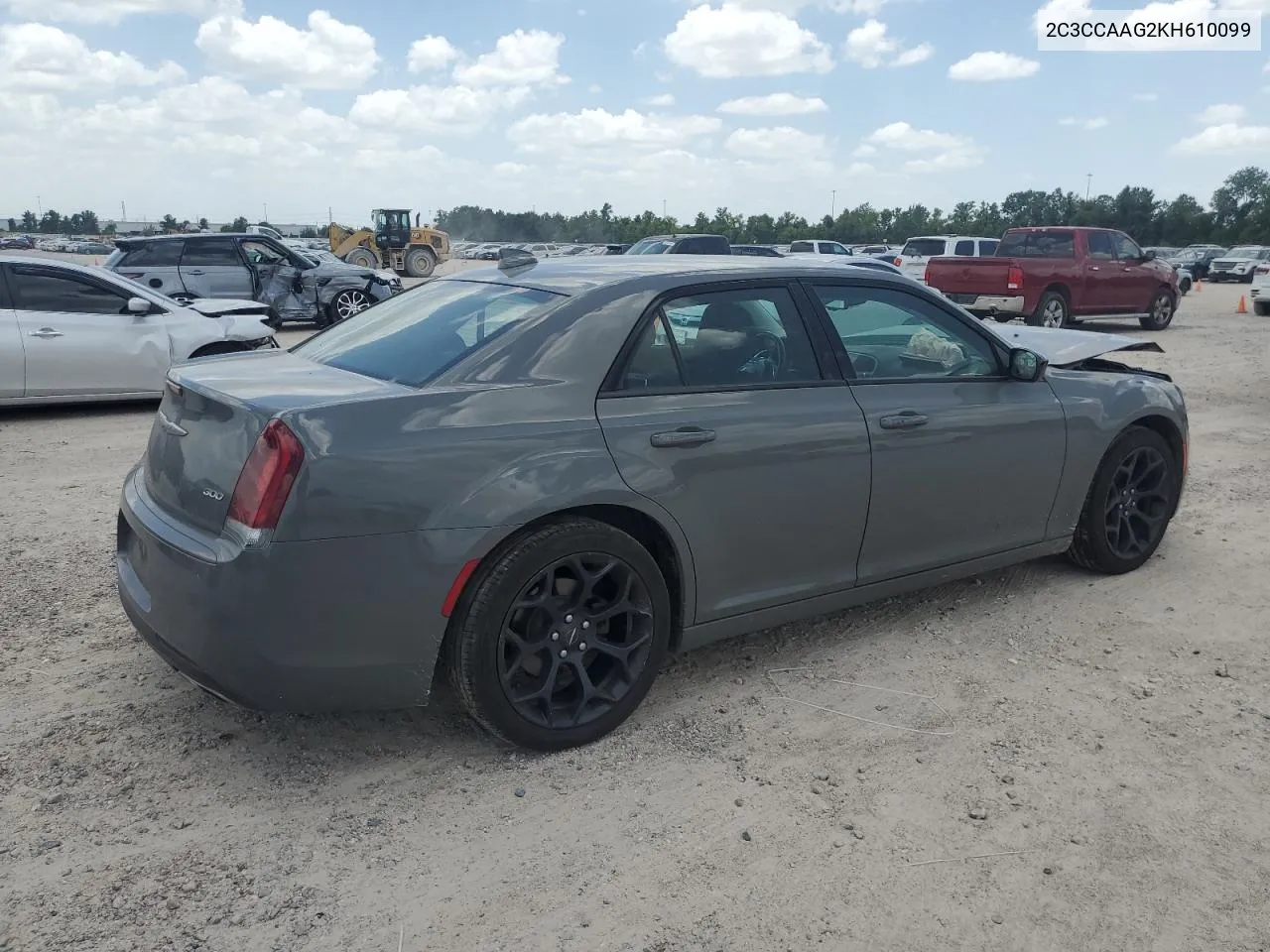 2019 Chrysler 300 Touring VIN: 2C3CCAAG2KH610099 Lot: 62078384