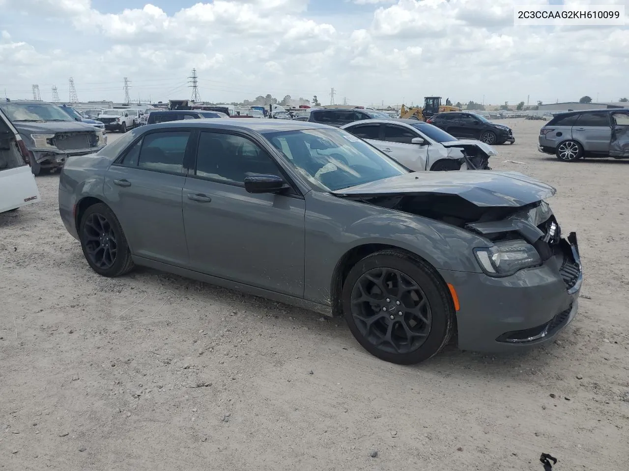 2C3CCAAG2KH610099 2019 Chrysler 300 Touring