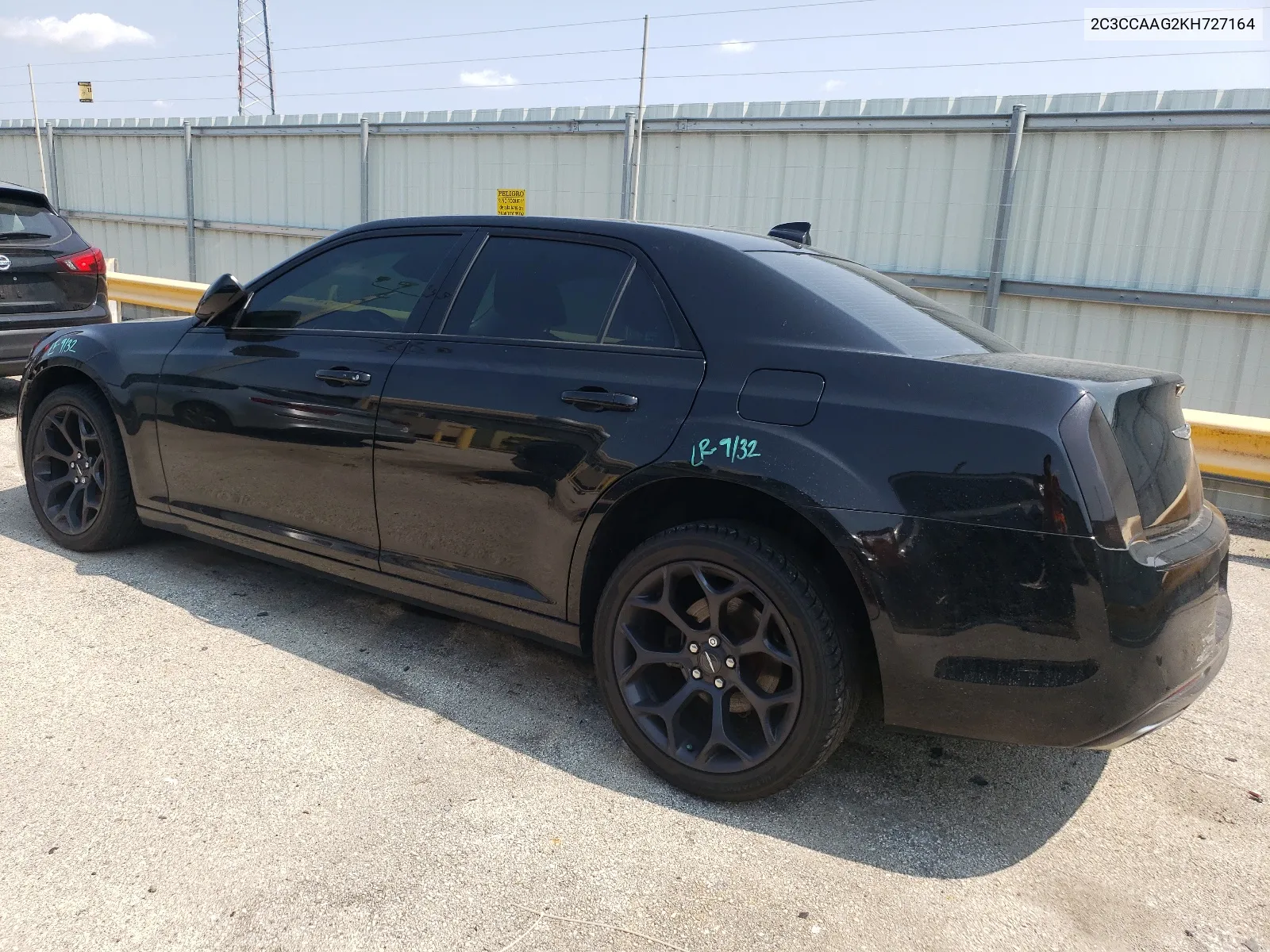 2019 Chrysler 300 Touring VIN: 2C3CCAAG2KH727164 Lot: 65136184