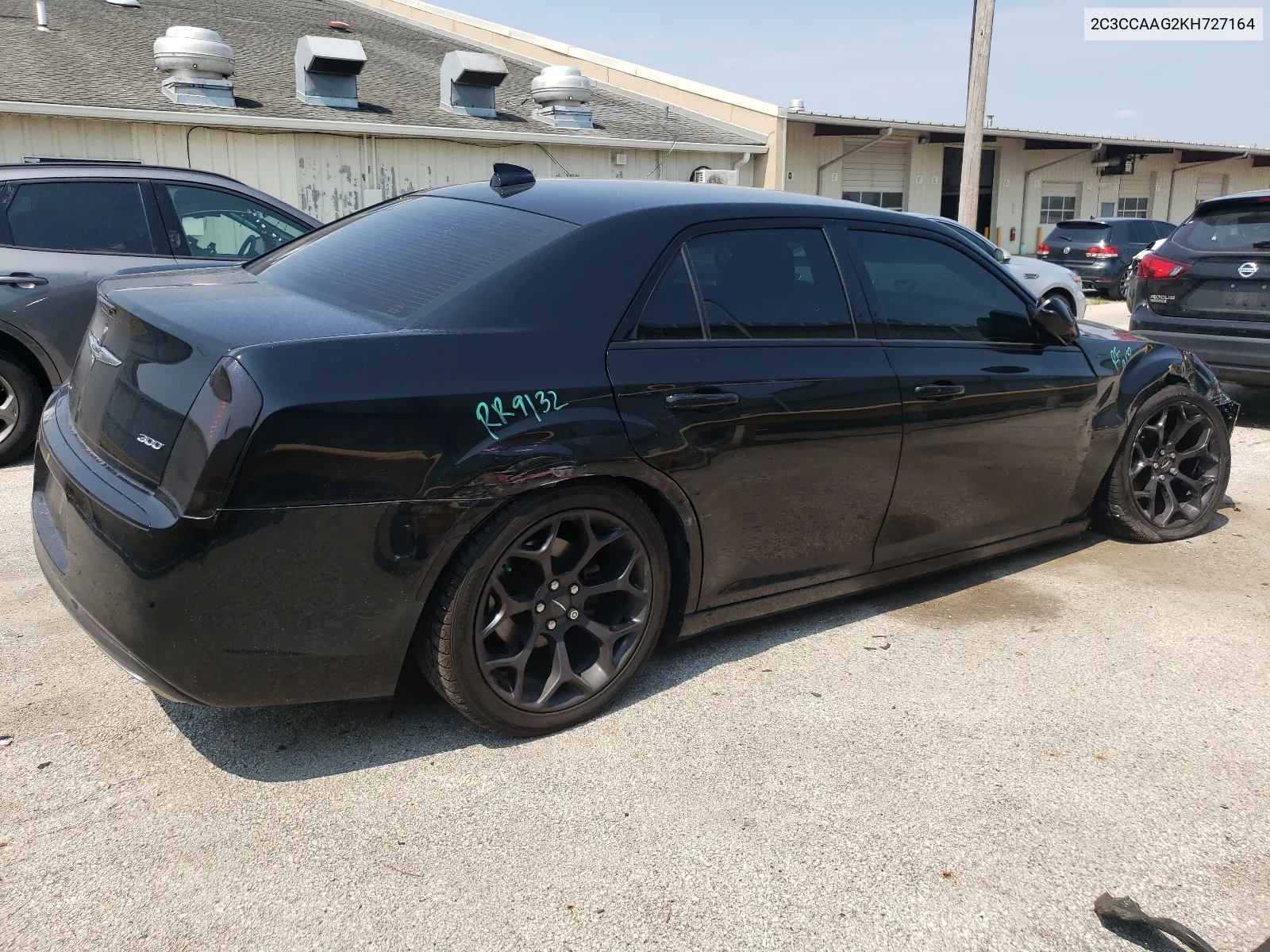 2019 Chrysler 300 Touring VIN: 2C3CCAAG2KH727164 Lot: 65136184