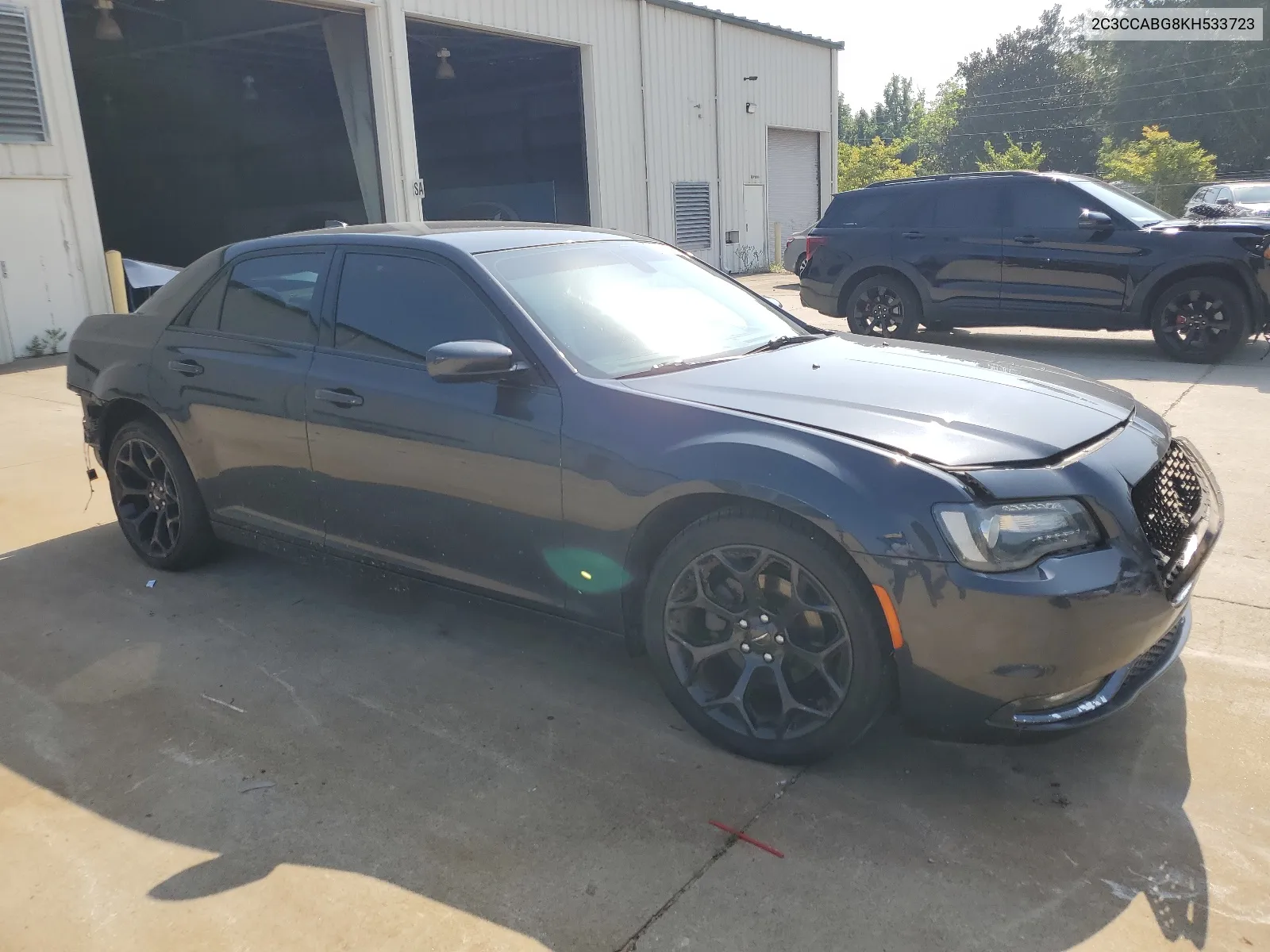 2019 Chrysler 300 S VIN: 2C3CCABG8KH533723 Lot: 65651094