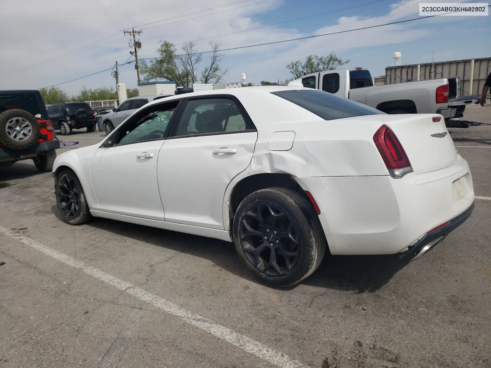 2C3CCABG3KH682802 2019 Chrysler 300 S