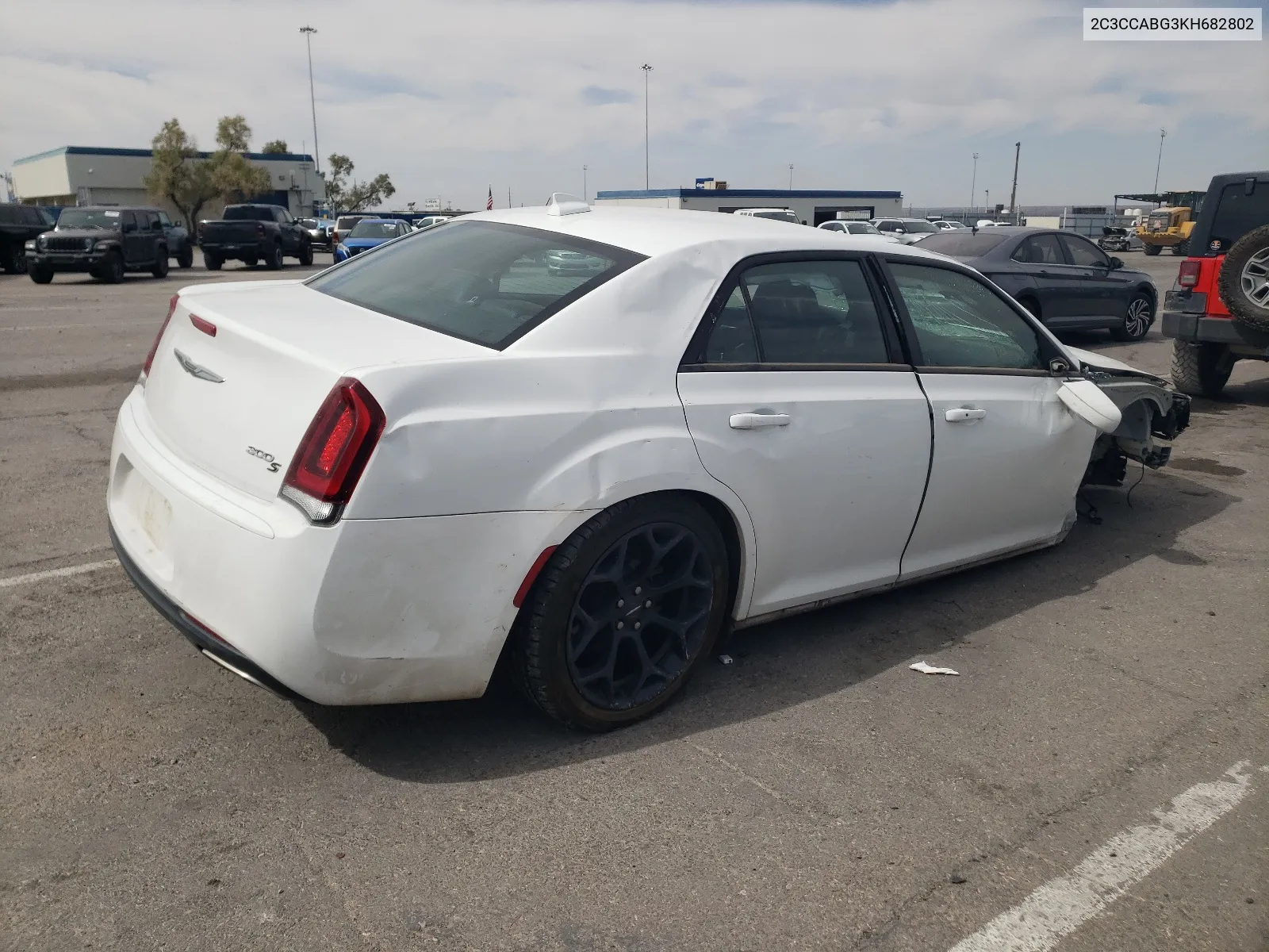 2C3CCABG3KH682802 2019 Chrysler 300 S