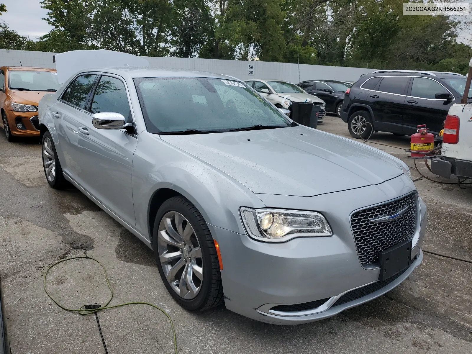 2C3CCAAG2KH566251 2019 Chrysler 300 Touring