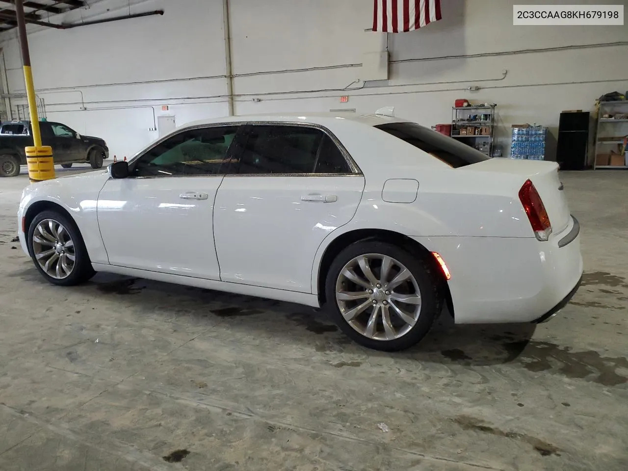 2019 Chrysler 300 Touring VIN: 2C3CCAAG8KH679198 Lot: 70756654