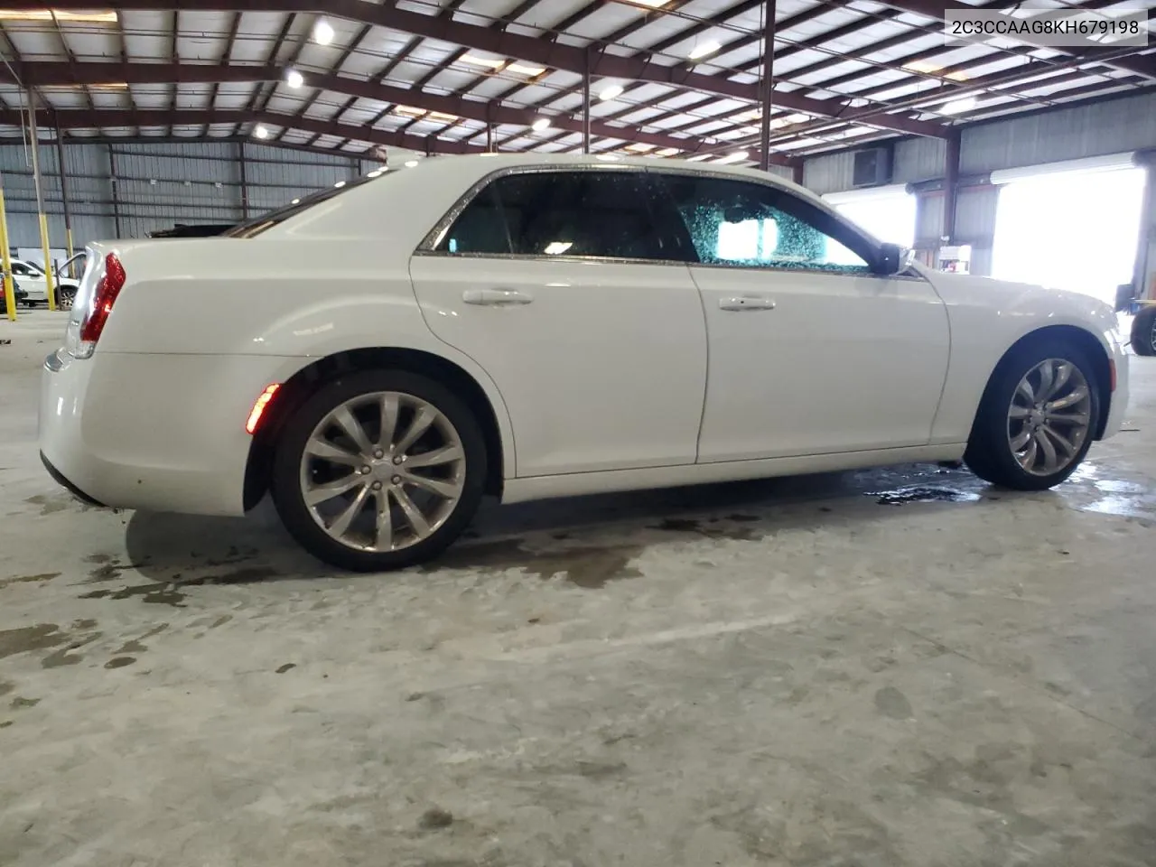 2019 Chrysler 300 Touring VIN: 2C3CCAAG8KH679198 Lot: 70756654