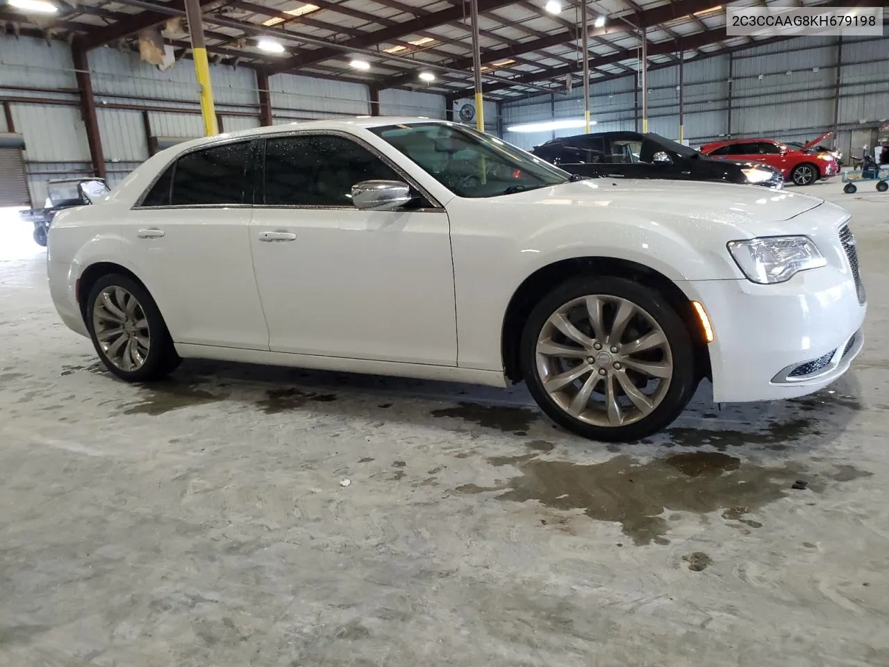 2C3CCAAG8KH679198 2019 Chrysler 300 Touring