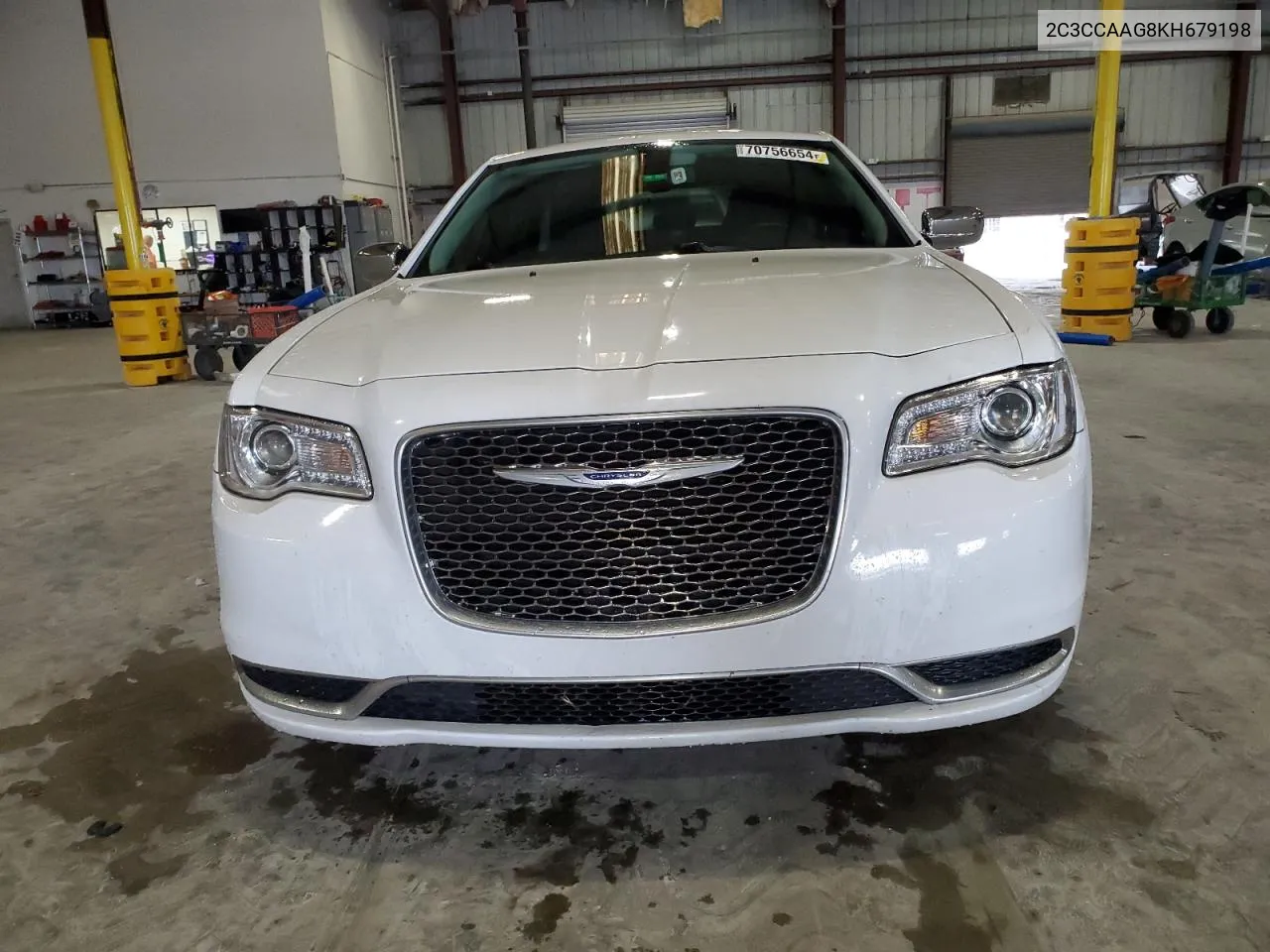 2019 Chrysler 300 Touring VIN: 2C3CCAAG8KH679198 Lot: 70756654