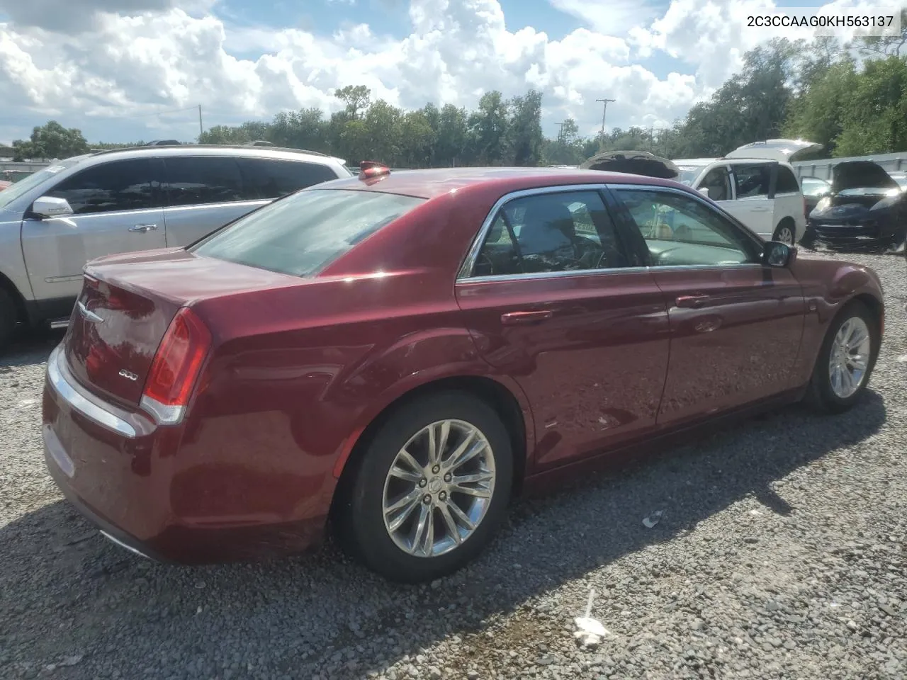 2019 Chrysler 300 Touring VIN: 2C3CCAAG0KH563137 Lot: 70930234