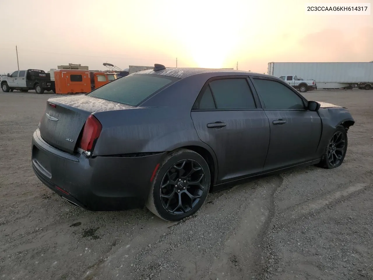 2019 Chrysler 300 Touring VIN: 2C3CCAAG6KH614317 Lot: 77371134