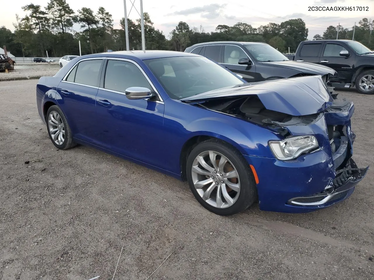 2019 Chrysler 300 Touring VIN: 2C3CCAAGXKH617012 Lot: 79023424