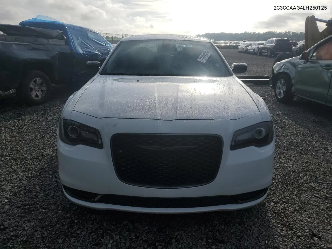 2020 Chrysler 300 Touring VIN: 2C3CCAAG4LH250125 Lot: 71084284