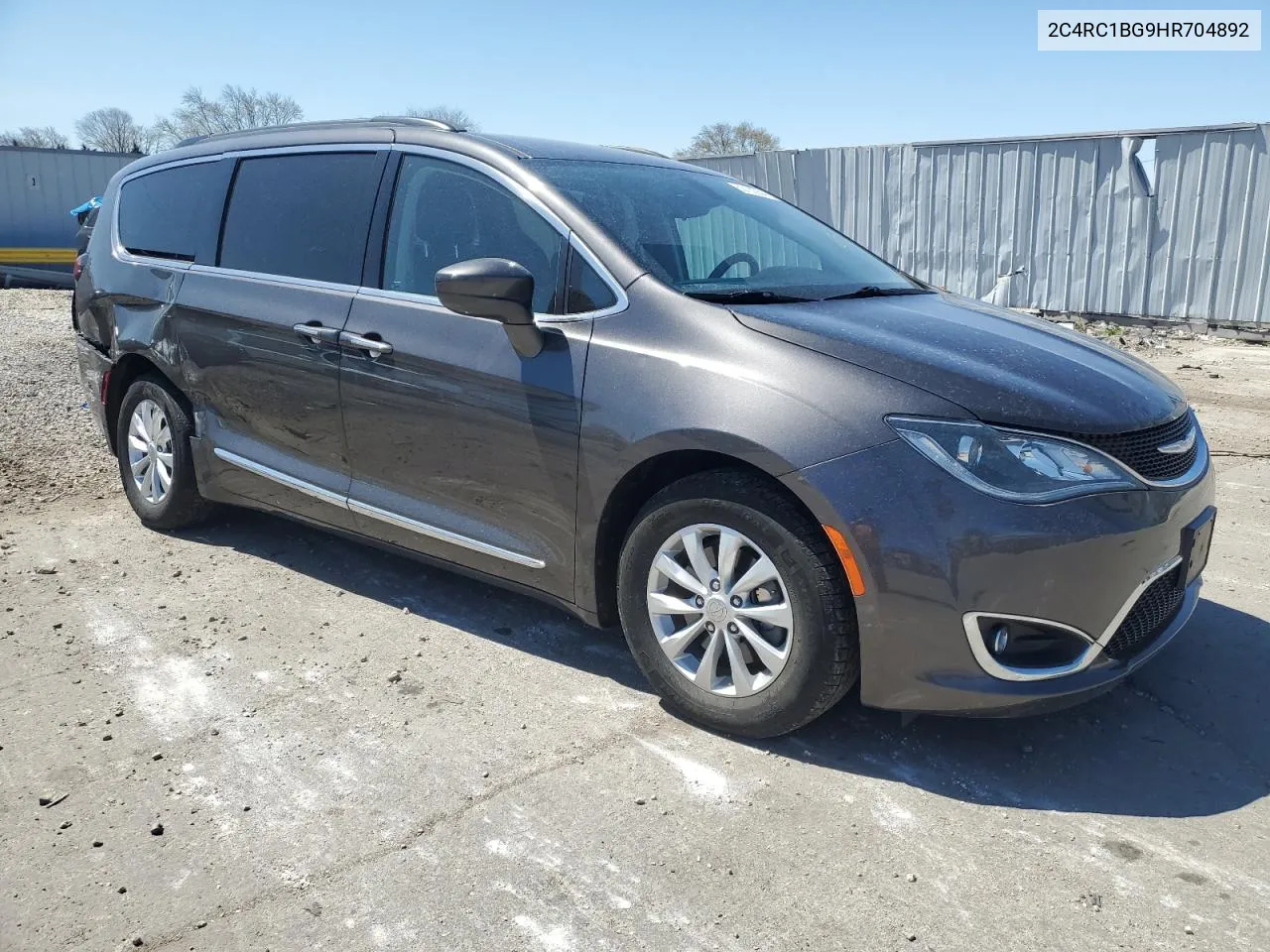 2017 Chrysler Pacifica Touring L VIN: 2C4RC1BG9HR704892 Lot: 52180054