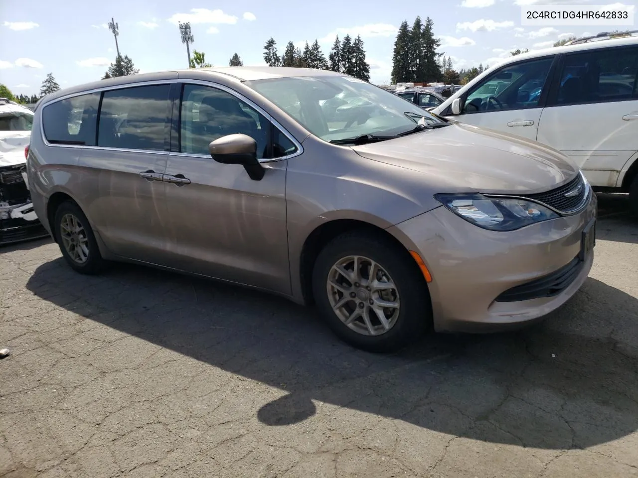 2C4RC1DG4HR642833 2017 Chrysler Pacifica Touring