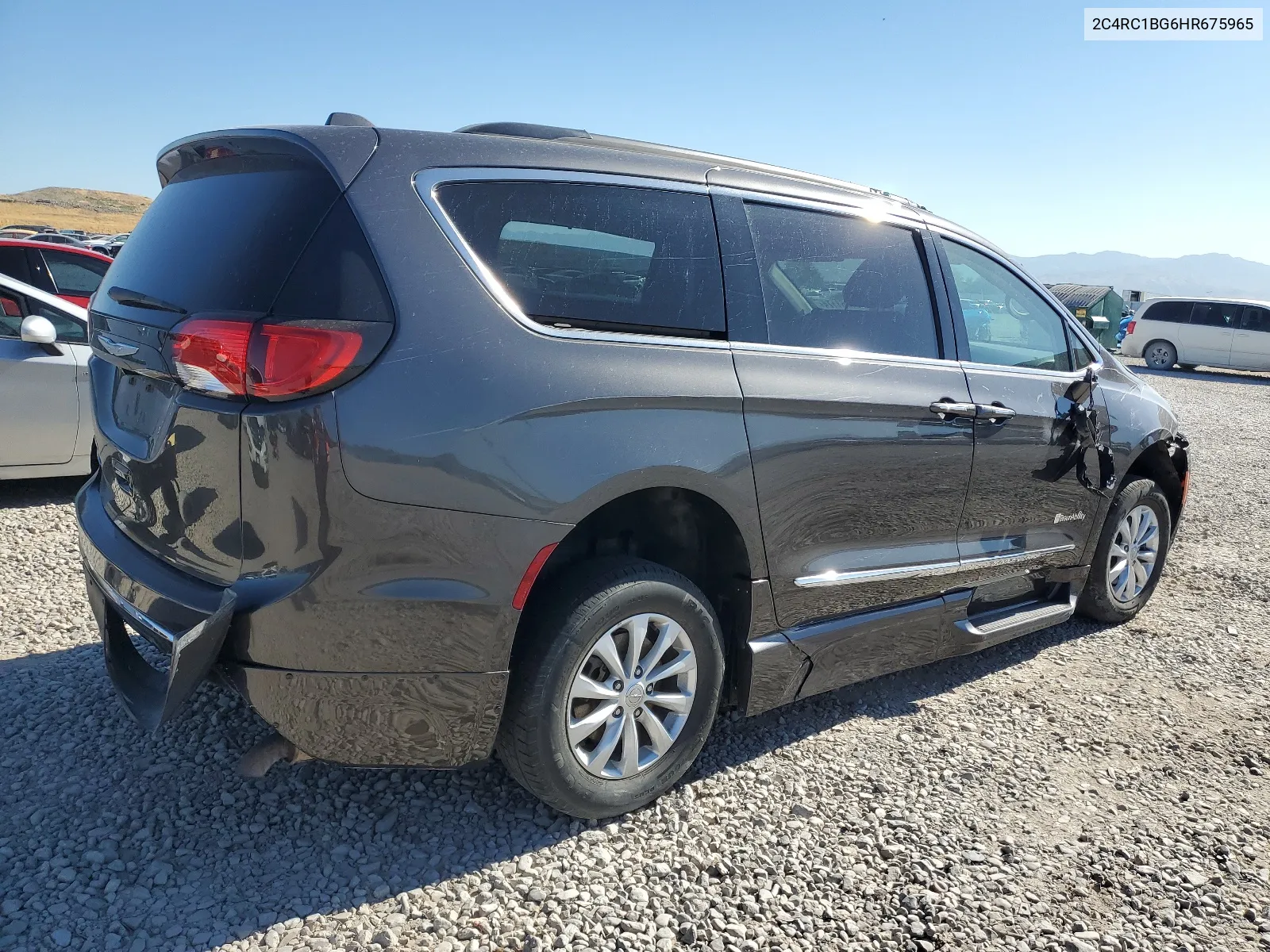 2C4RC1BG6HR675965 2017 Chrysler Pacifica Touring L