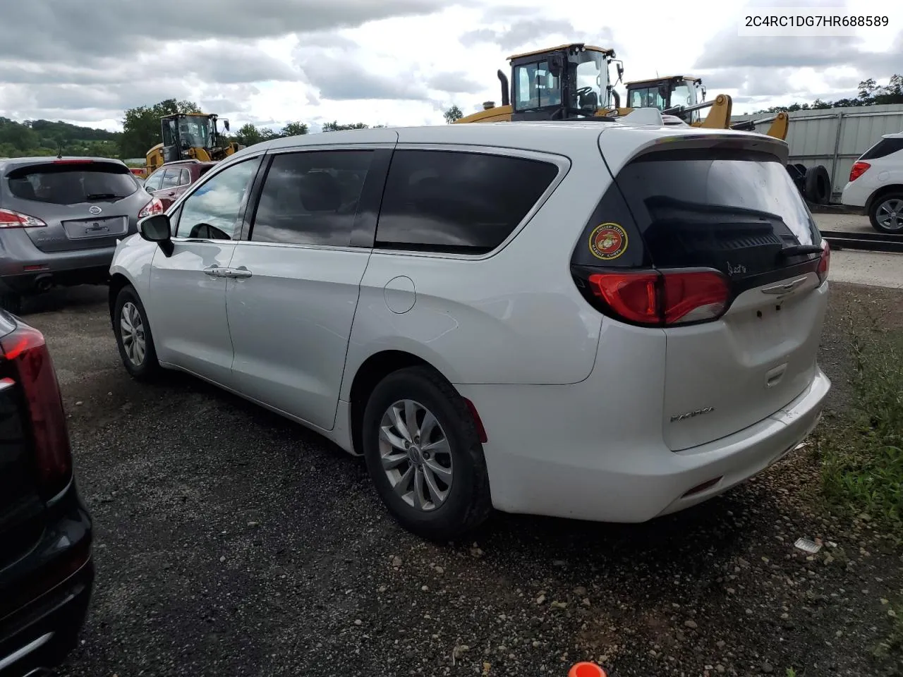 2C4RC1DG7HR688589 2017 Chrysler Pacifica Touring