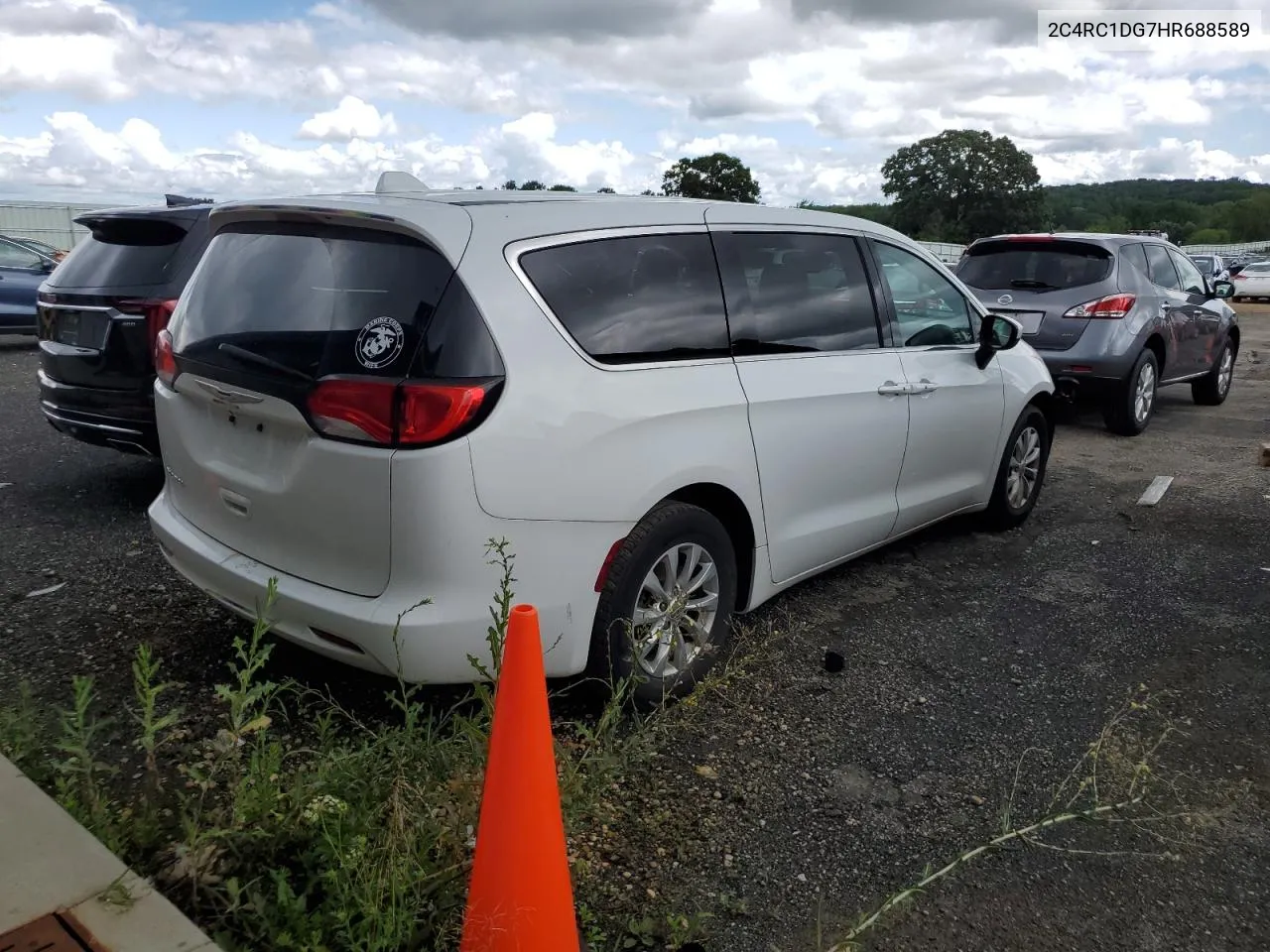 2017 Chrysler Pacifica Touring VIN: 2C4RC1DG7HR688589 Lot: 61900644