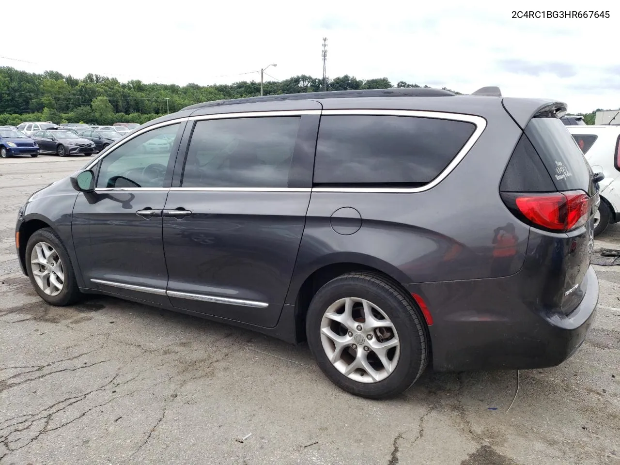 2017 Chrysler Pacifica Touring L VIN: 2C4RC1BG3HR667645 Lot: 62424054