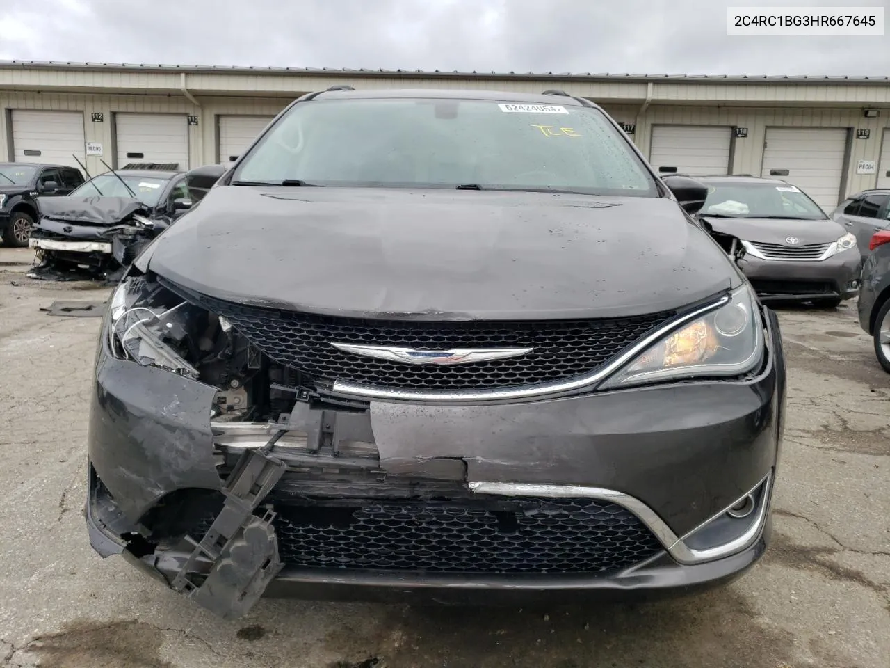 2C4RC1BG3HR667645 2017 Chrysler Pacifica Touring L