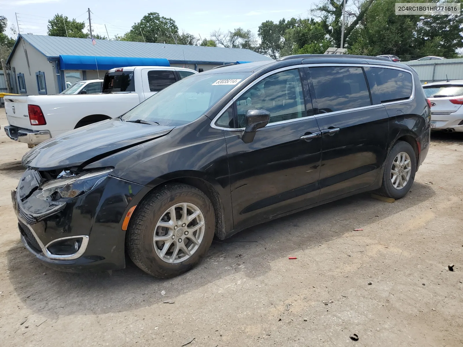 2017 Chrysler Pacifica Touring L VIN: 2C4RC1BG1HR771616 Lot: 63035214