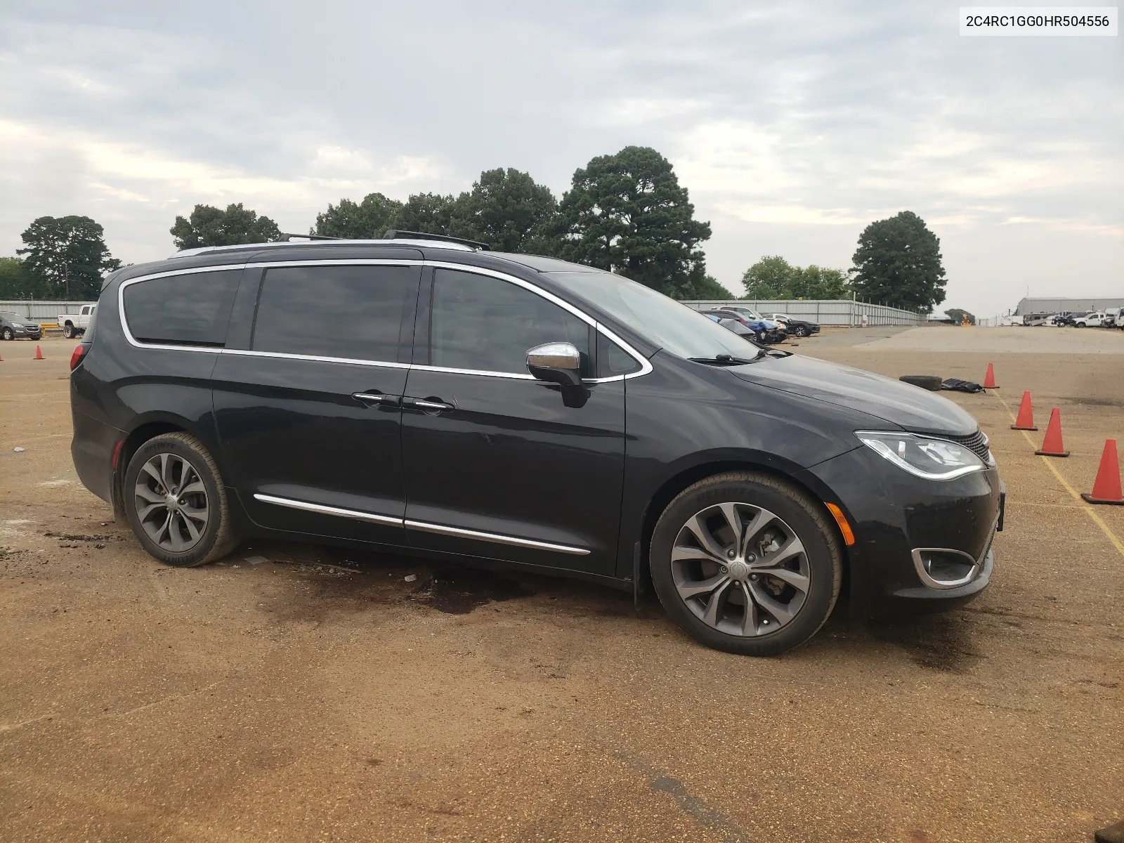 2C4RC1GG0HR504556 2017 Chrysler Pacifica Limited