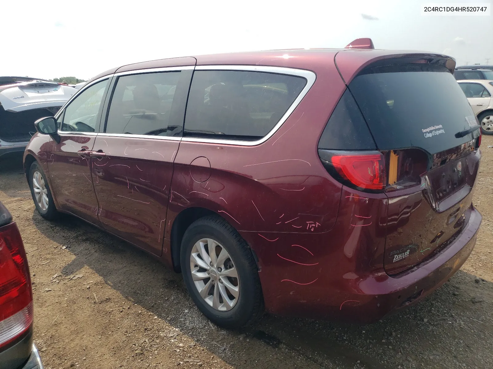 2C4RC1DG4HR520747 2017 Chrysler Pacifica Touring