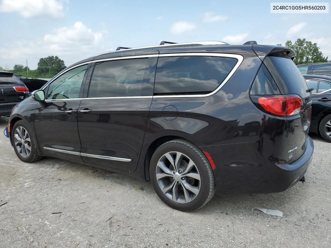 2017 Chrysler Pacifica Limited VIN: 2C4RC1GG5HR560203 Lot: 66135314