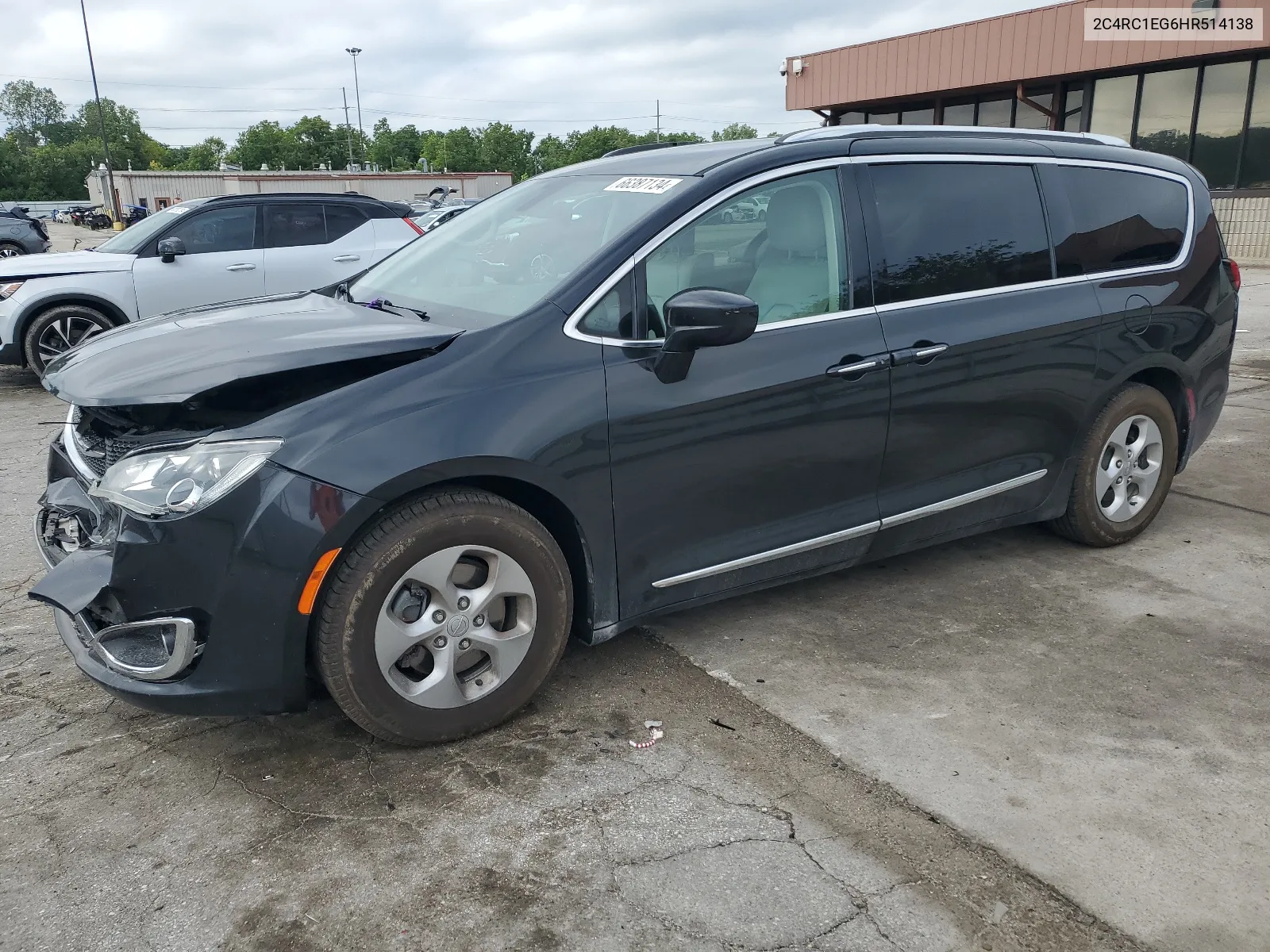 2C4RC1EG6HR514138 2017 Chrysler Pacifica Touring L Plus