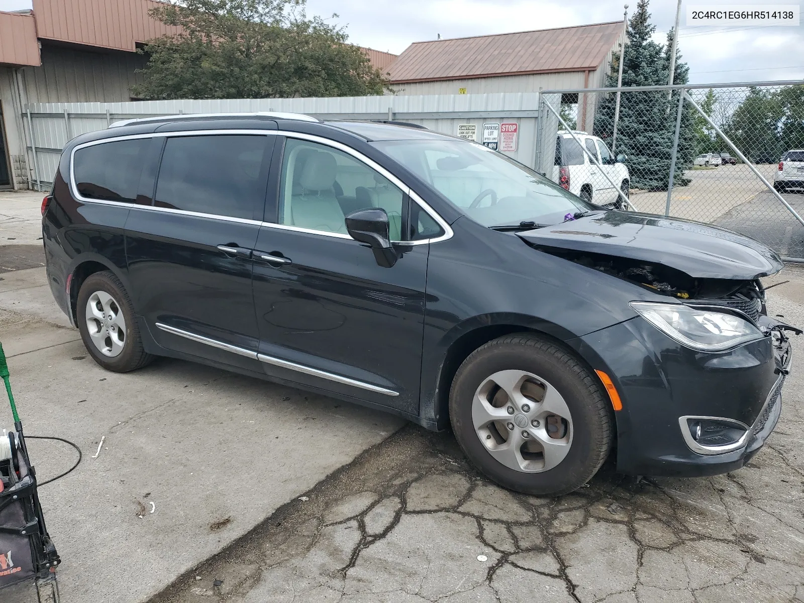 2C4RC1EG6HR514138 2017 Chrysler Pacifica Touring L Plus