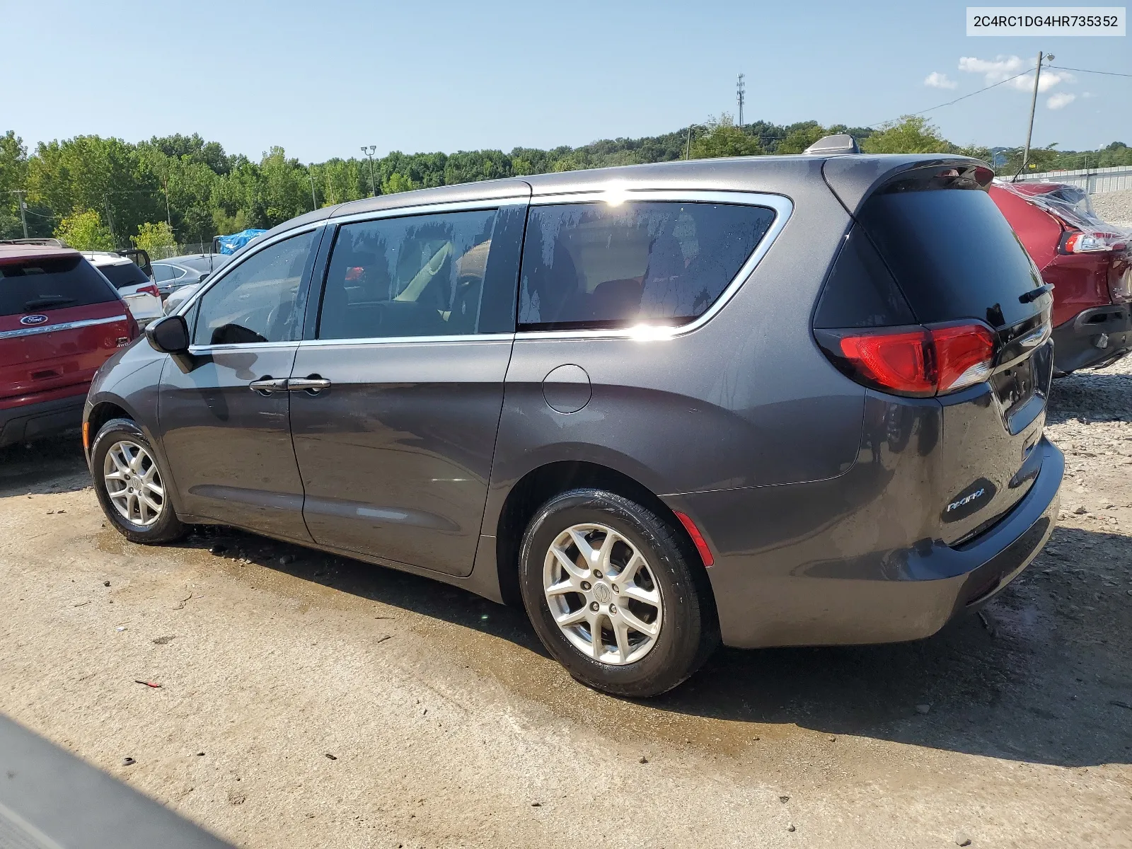 2C4RC1DG4HR735352 2017 Chrysler Pacifica Touring