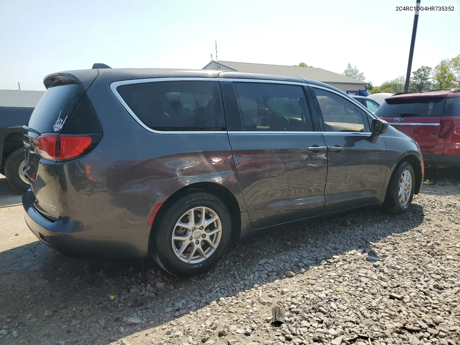 2C4RC1DG4HR735352 2017 Chrysler Pacifica Touring