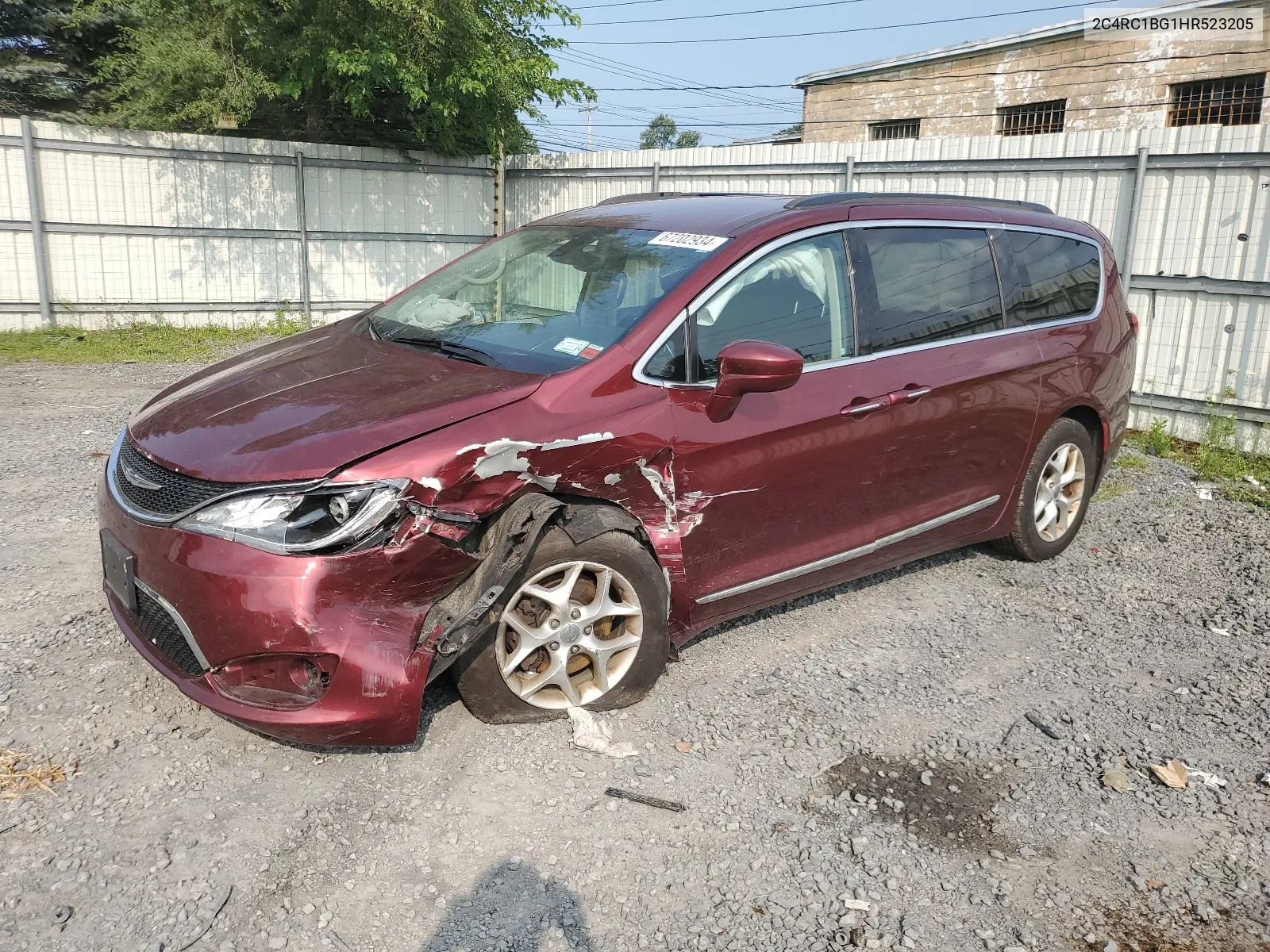 2017 Chrysler Pacifica Touring L VIN: 2C4RC1BG1HR523205 Lot: 67202934