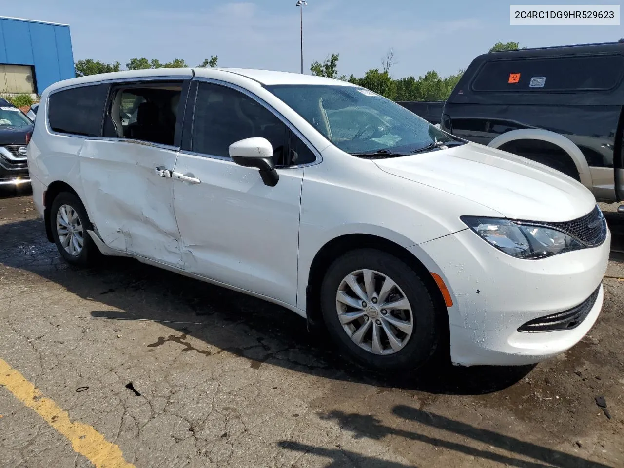 2017 Chrysler Pacifica Touring VIN: 2C4RC1DG9HR529623 Lot: 67354384