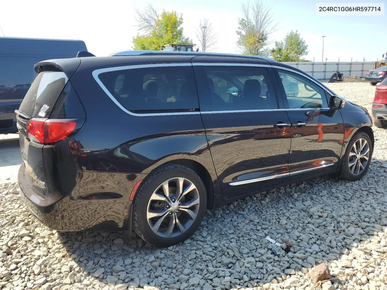 2017 Chrysler Pacifica Limited VIN: 2C4RC1GG6HR597714 Lot: 68230304