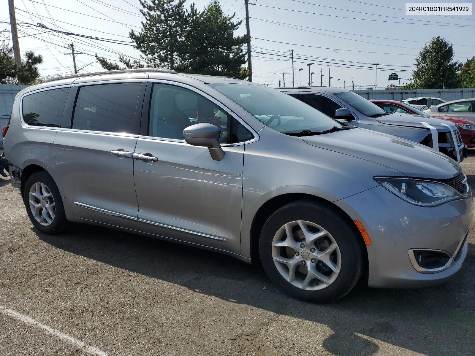 2017 Chrysler Pacifica Touring L VIN: 2C4RC1BG1HR541929 Lot: 68542164