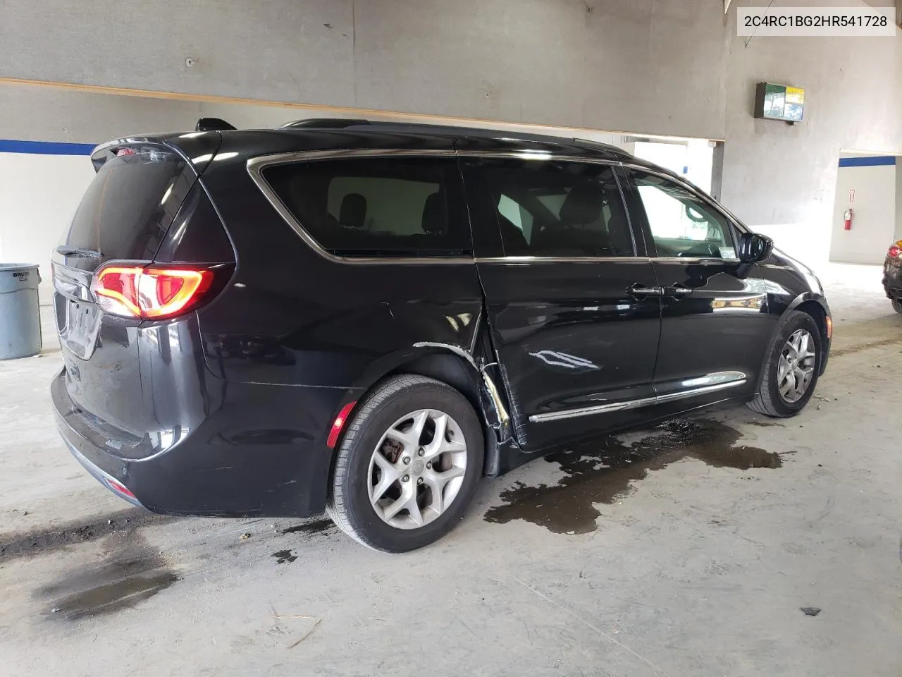 2C4RC1BG2HR541728 2017 Chrysler Pacifica Touring L